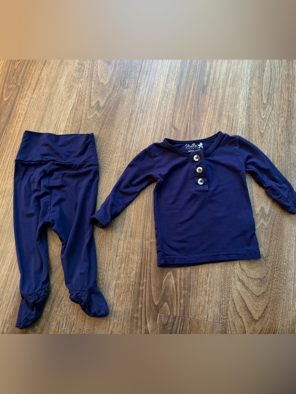 Newborn- 3months Navy Blue Long-Sleeve Henley Top with Button Placket and pants